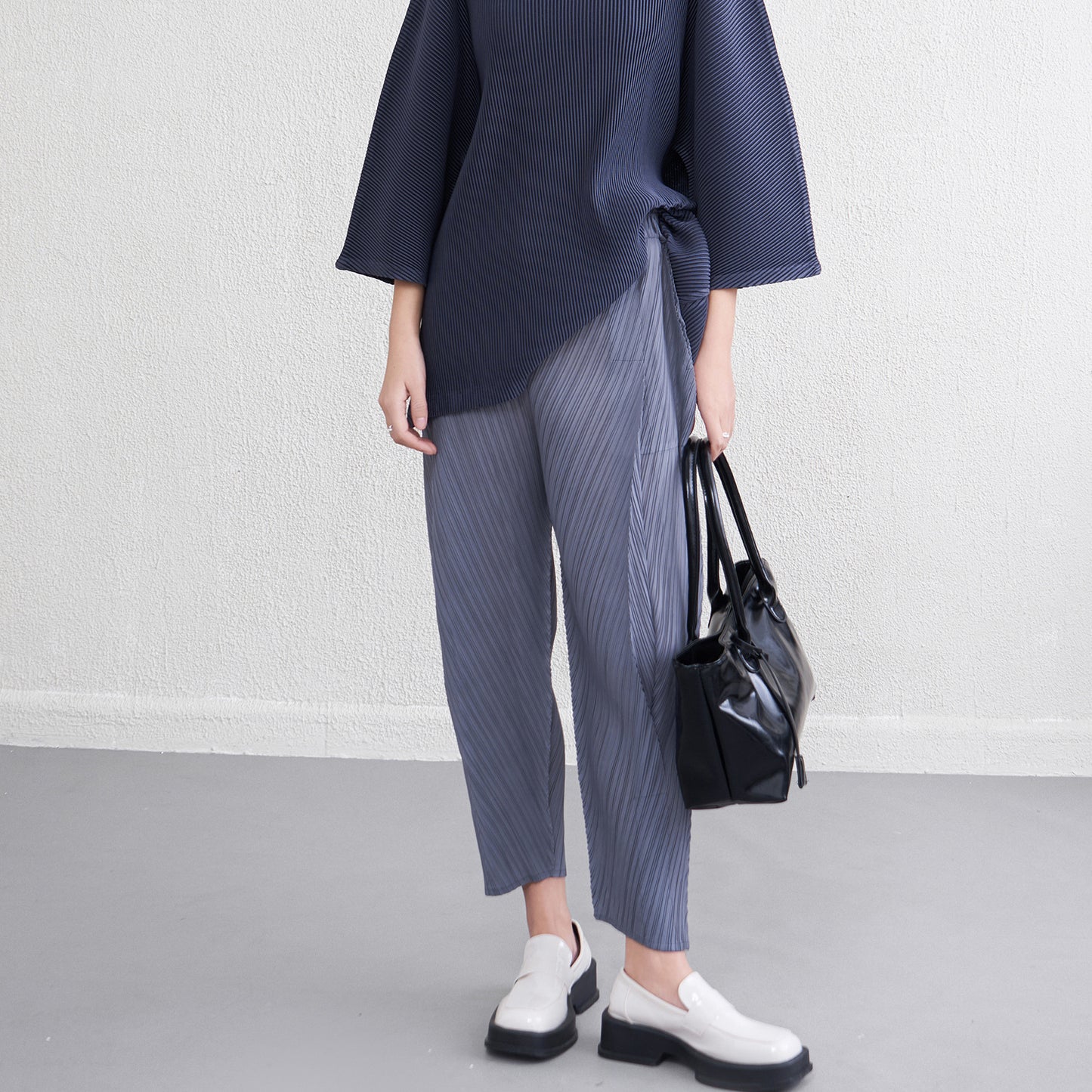 High-Waist Pleated Cropped Pants - Slimming Skinny Trousers
