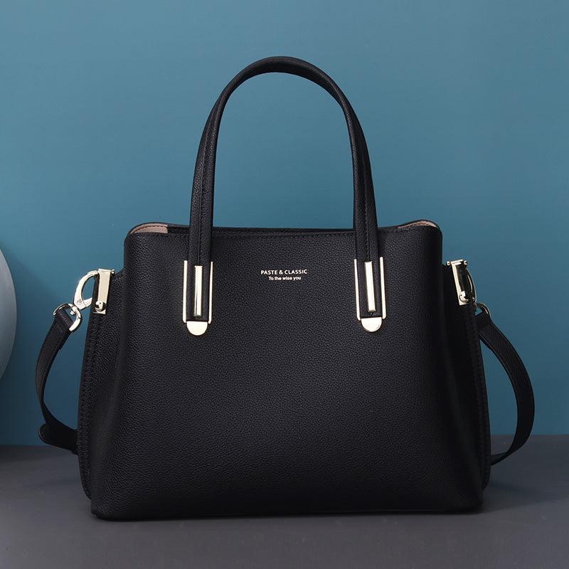 Large Capacity Leather Messenger Bag - Black Crossbody Handbag