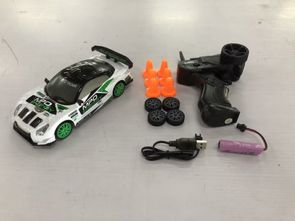 RC Drift Car 1:24 Scale - 2.4GHz 4WD Remote Control Racing Car with Lights