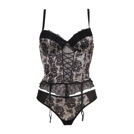 Women's Lace Garter Lingerie Set - Delicate Retro Design with Stockings