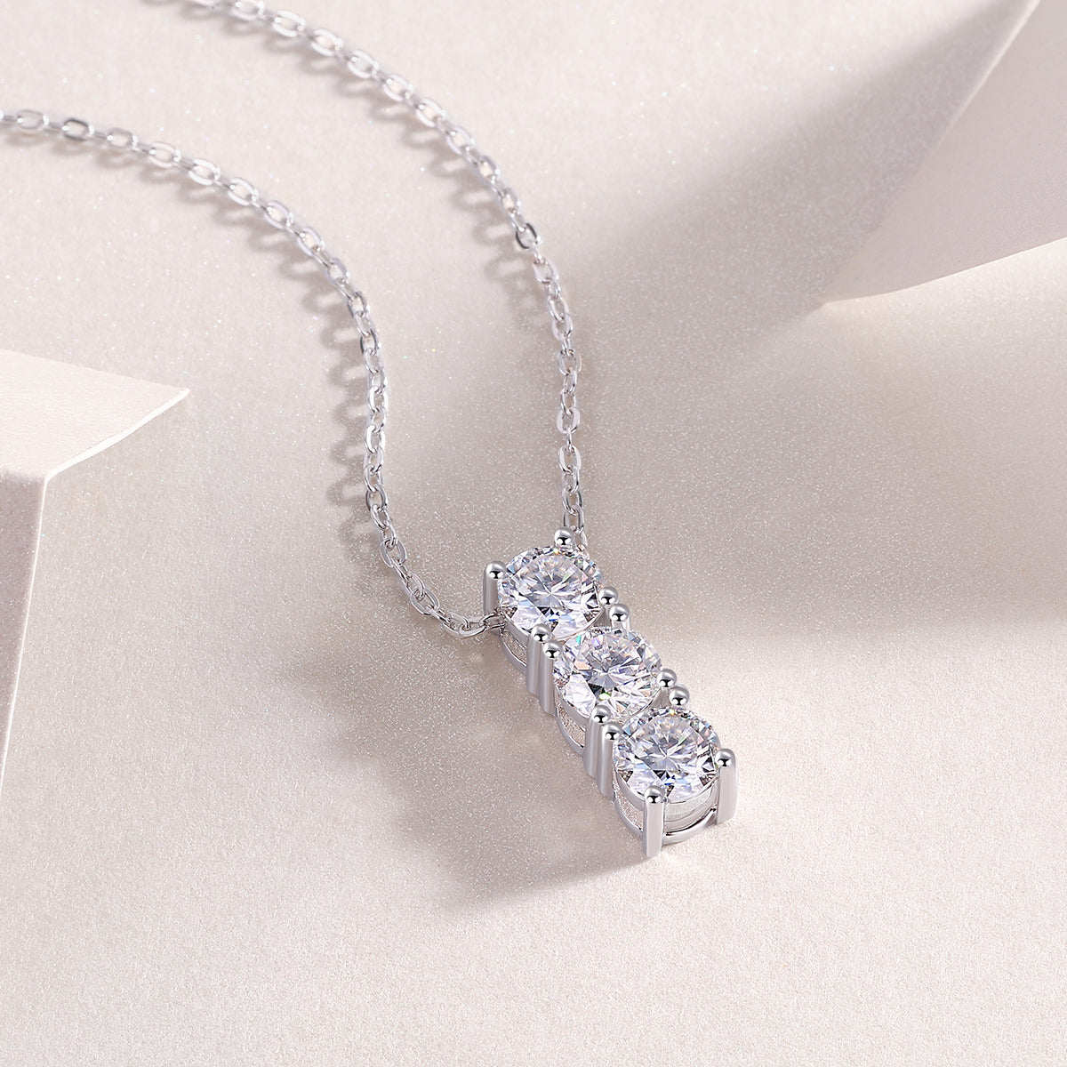 0.5 Carat Moissanite Circle Pendant Necklace - S925 Silver Platinum Plated Light Luxury Jewelry