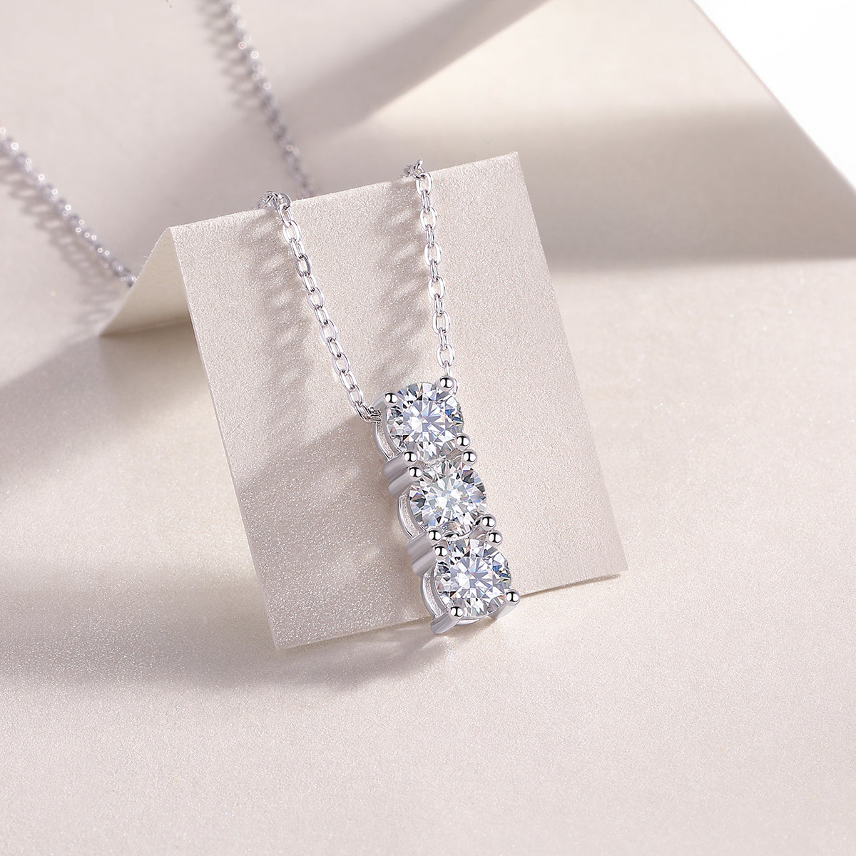 0.5 Carat Moissanite Circle Pendant Necklace - S925 Silver Platinum Plated Light Luxury Jewelry
