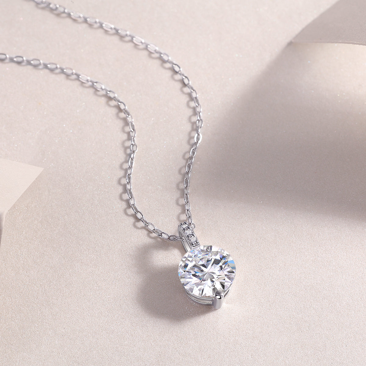 2 Carat Moissanite Pendant Necklace - S925 Silver Platinum Plated Light Luxury Jewelry