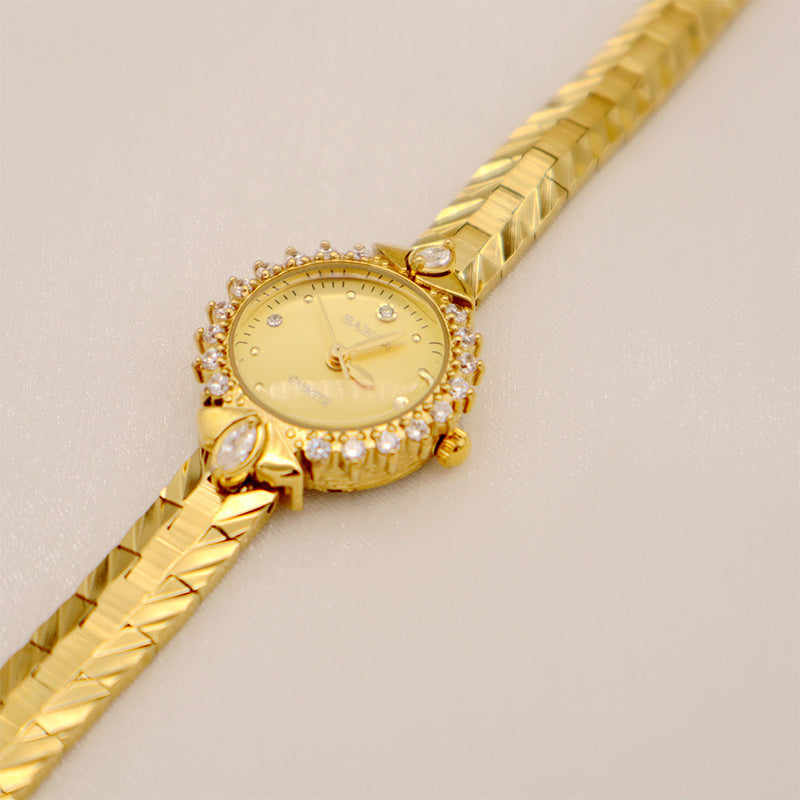 Women's Vintage Quartz Bracelet Watch | Diamond-Embossed Design | 6mm | Gold Face & Golden White