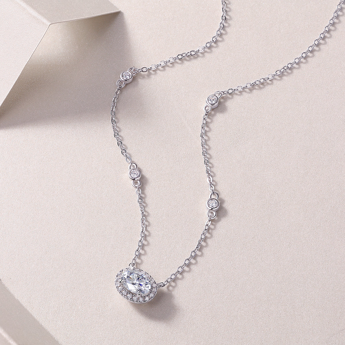Oval Moissanite Pendant Necklace - S925 Silver Platinum Plated Light Luxury Jewelry