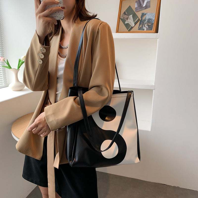 Women's Large Capacity Shoulder Bag - Vegan Leather Underarm Tote