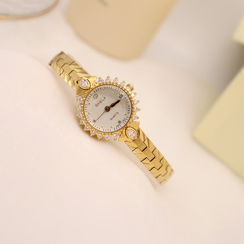 Women's Vintage Quartz Bracelet Watch | Diamond-Embossed Design | 6mm | Gold Face & Golden White