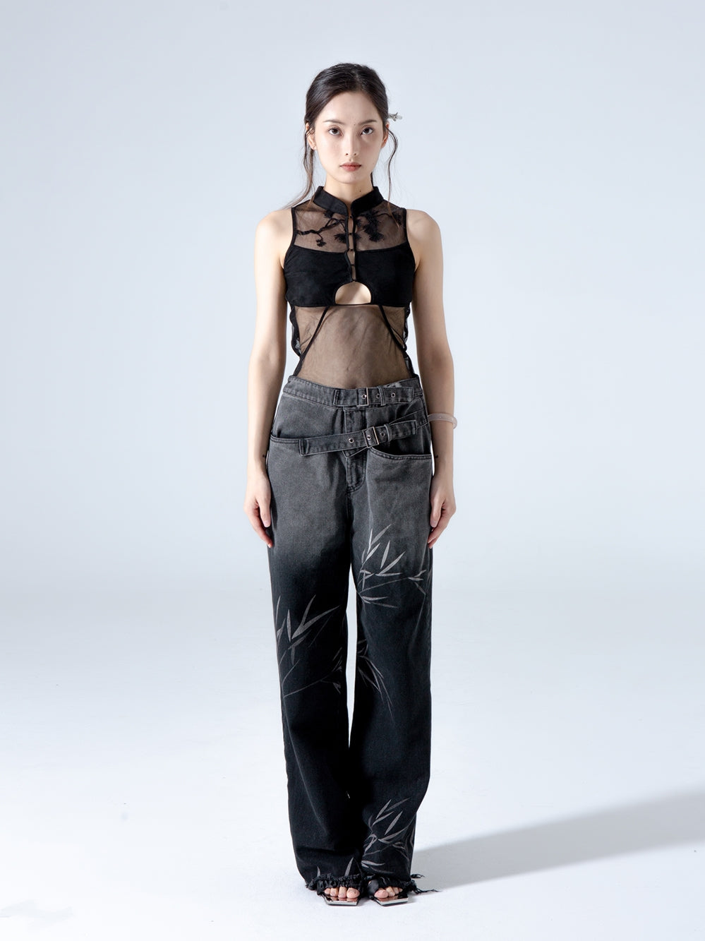 Chinese Style Pine Cypress Embroidered Hollow Gauze Top - Black