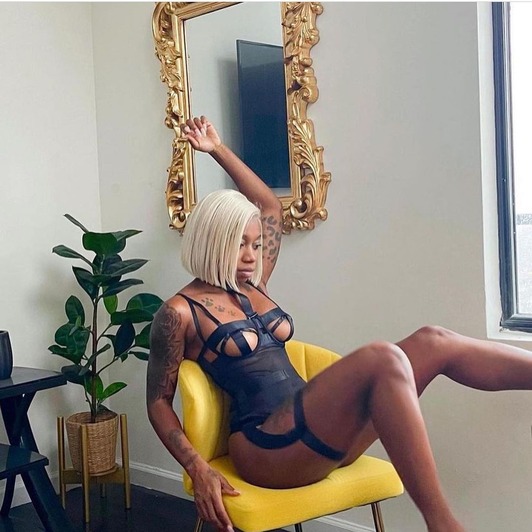 Women's Lace Bodysuit with Halter Neck and Garter - One-Piece Lingerie Set