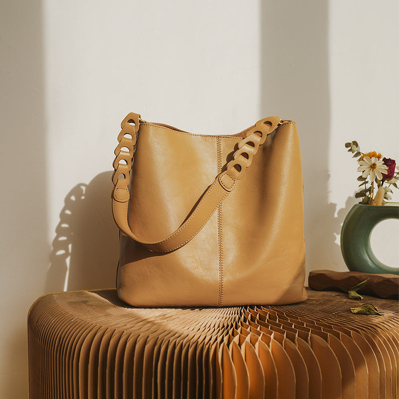 Plant-Tanned First Layer Cowhide Leather Handbag - Large Capacity Women's Bag with Versatile Carrying Options