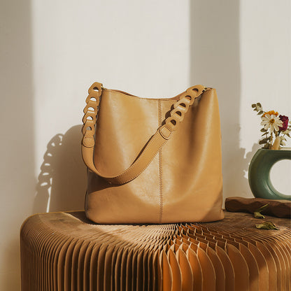 Plant-Tanned First Layer Cowhide Leather Handbag - Large Capacity Women's Bag with Versatile Carrying Options