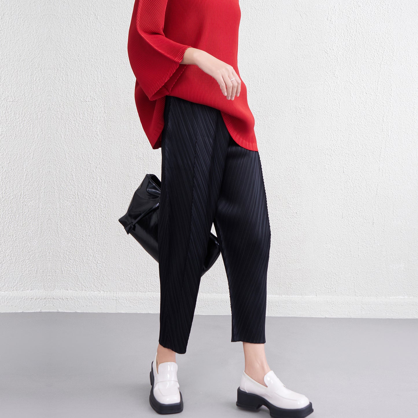 High-Waist Pleated Cropped Pants - Slimming Skinny Trousers