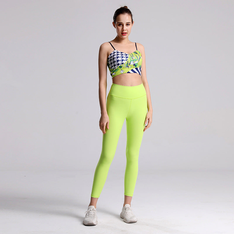 Two-Piece Sports Fitness Set - Nylon Blend Activewear for Women
