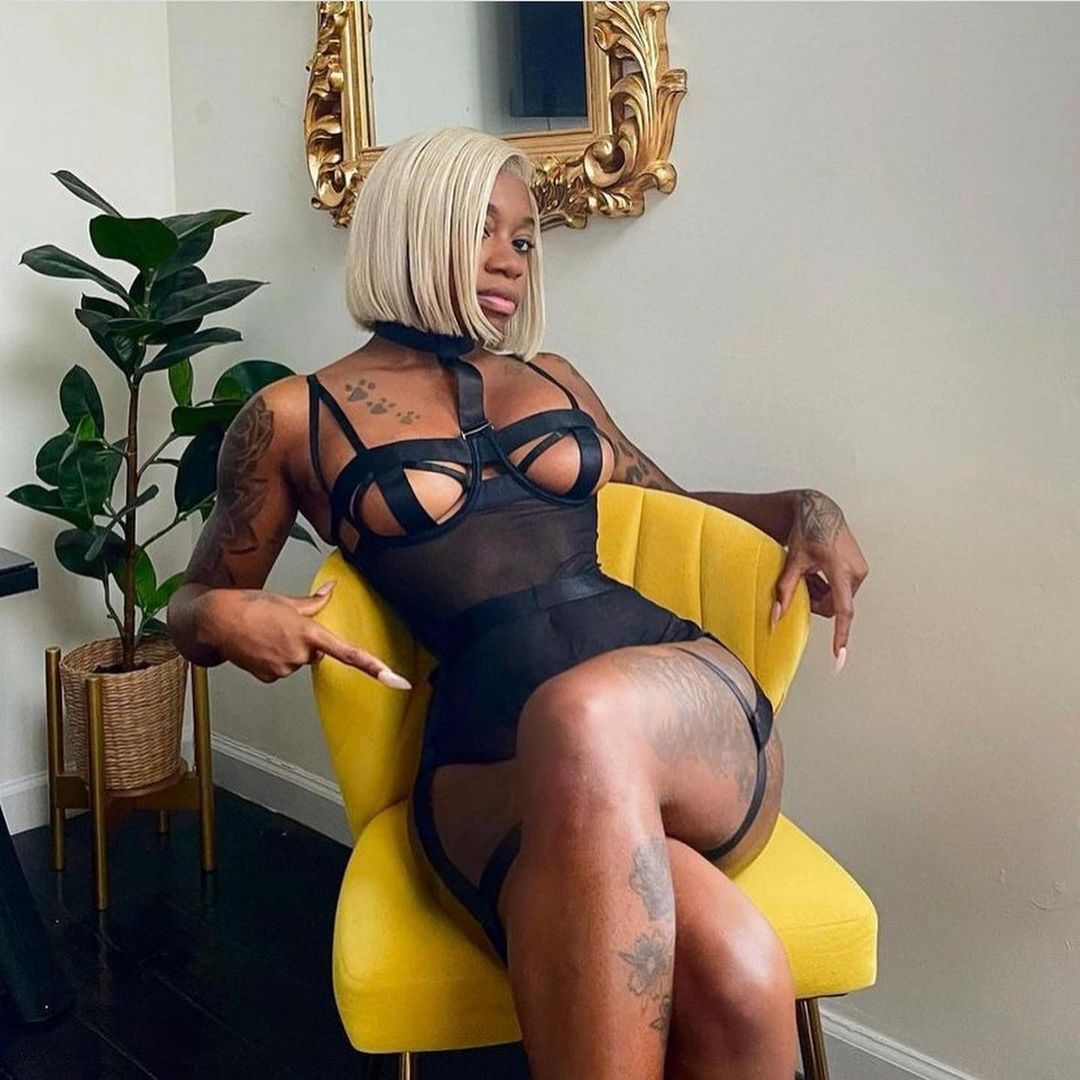 Women's Lace Bodysuit with Halter Neck and Garter - One-Piece Lingerie Set