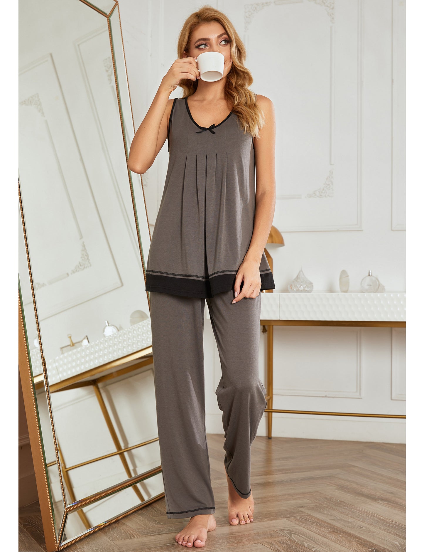 Women's Two-Piece Contrast Stitch Loungewear Set