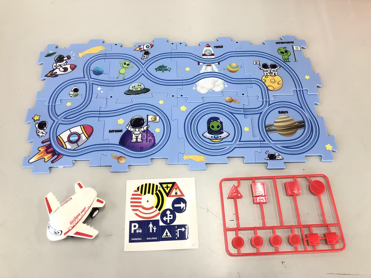 DIY Electric Track Puzzle - Automatic Rail Car Building Set for Kids Educational Play