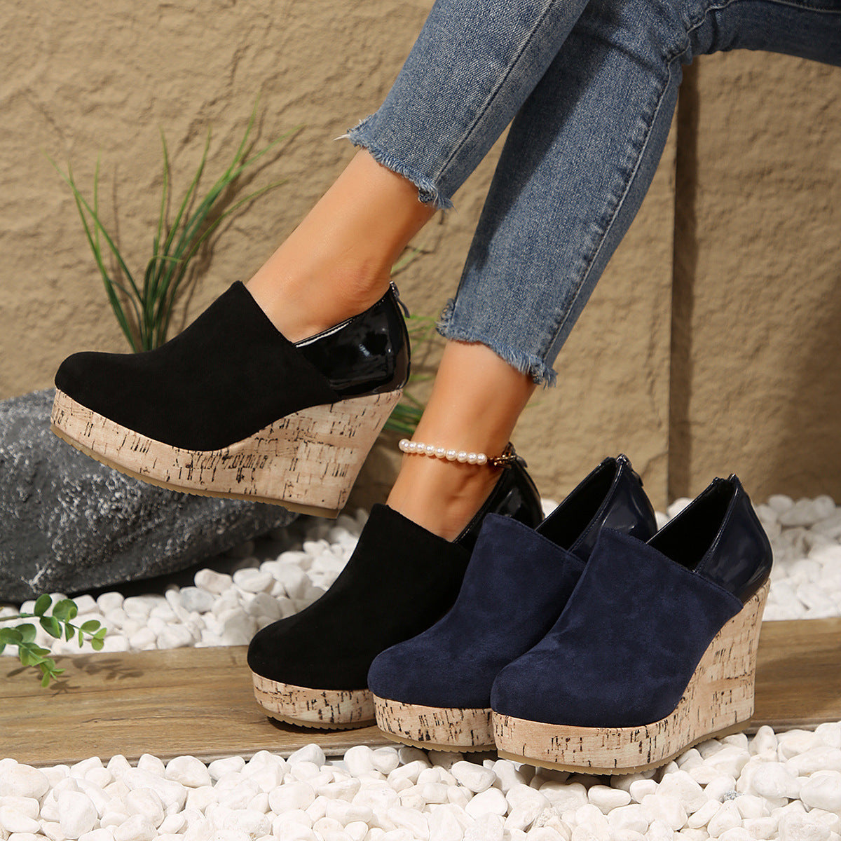Women's Suede Wedge Heel Shoes with Back Zipper - Round Toe