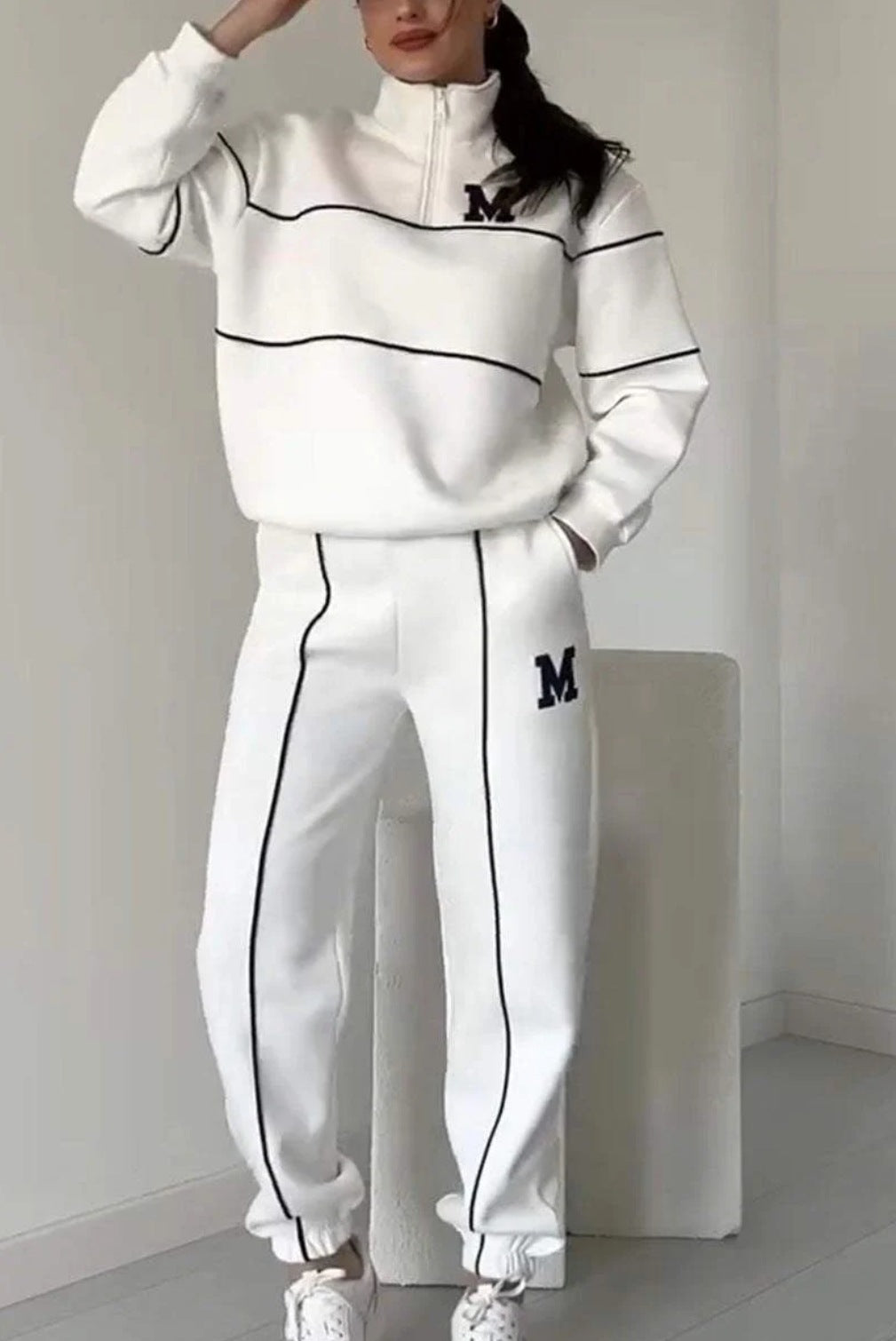 Women's 2 Piece Lounge Set - Pullover Sweatshirt & Sweatpants
