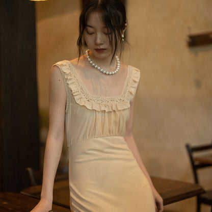 Women's Retro French Slim Fit Silk Dress - Lace Edge Holiday Dress
